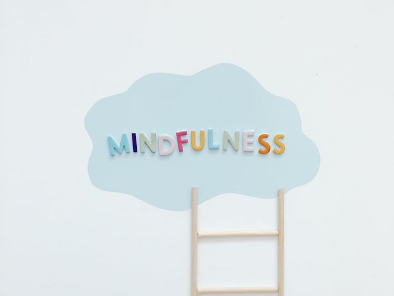 Minimalist geometric patterns symbolizing focus and mental clarity